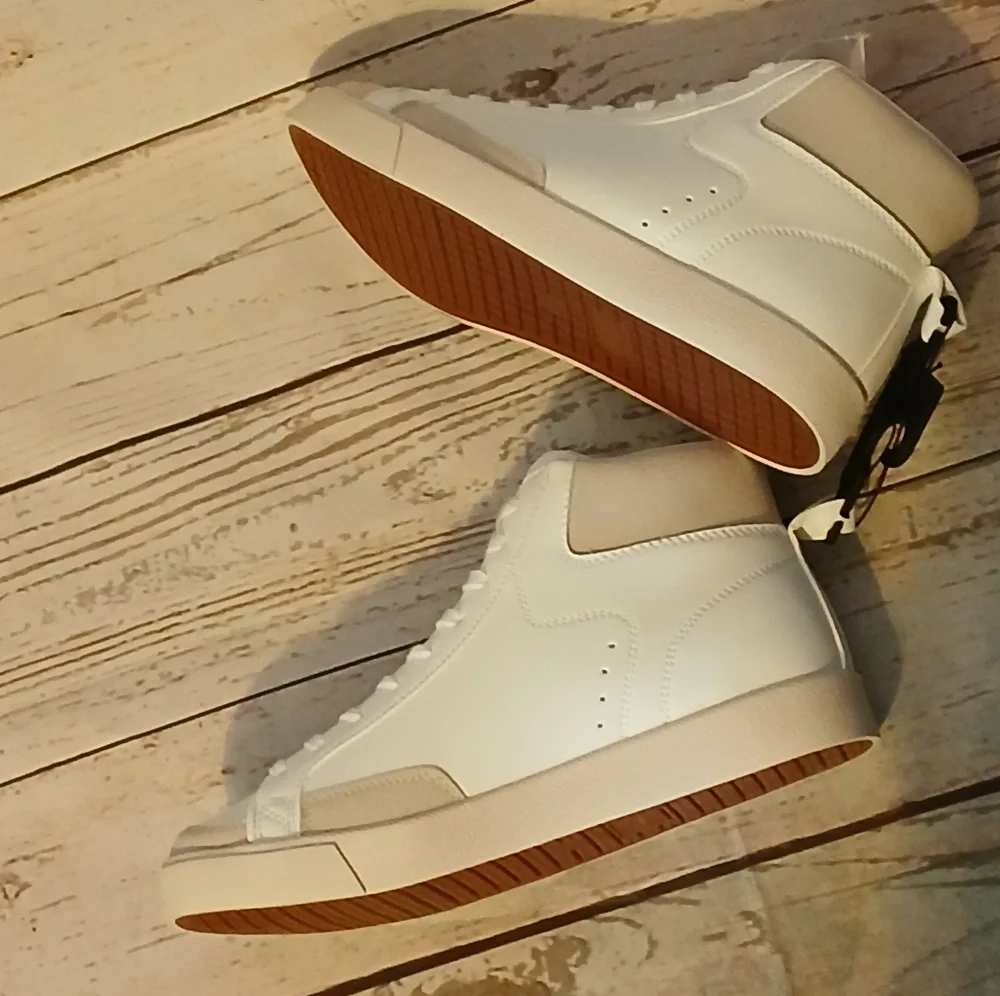 No Boundaries Women's High Top Sneakers White Size 10